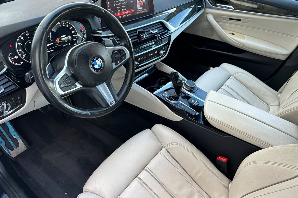 Used 2019 BMW 530e w/ M Sport Package image 9