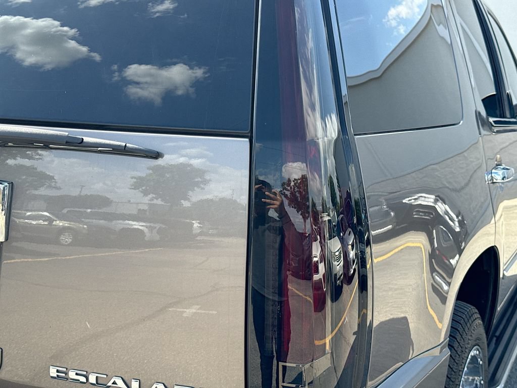 Used 2014 Cadillac Escalade Luxury AWD/4WD image 34