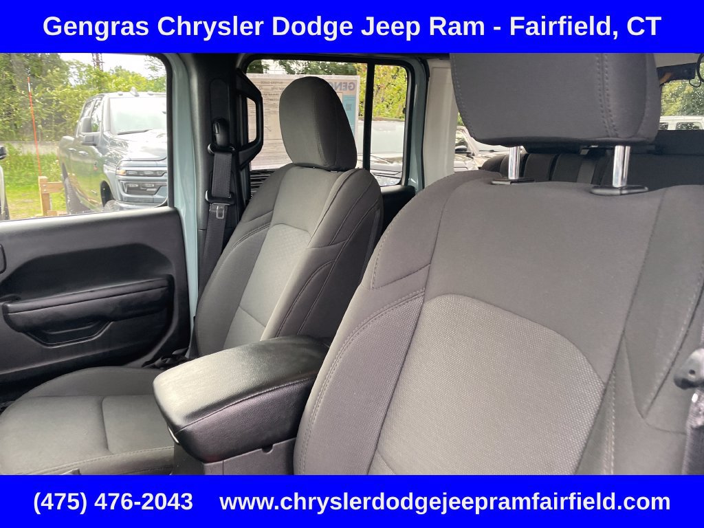 Certified 2023 Jeep Wrangler Unlimited w/ Sun & Screen Package AWD/4WD image 47