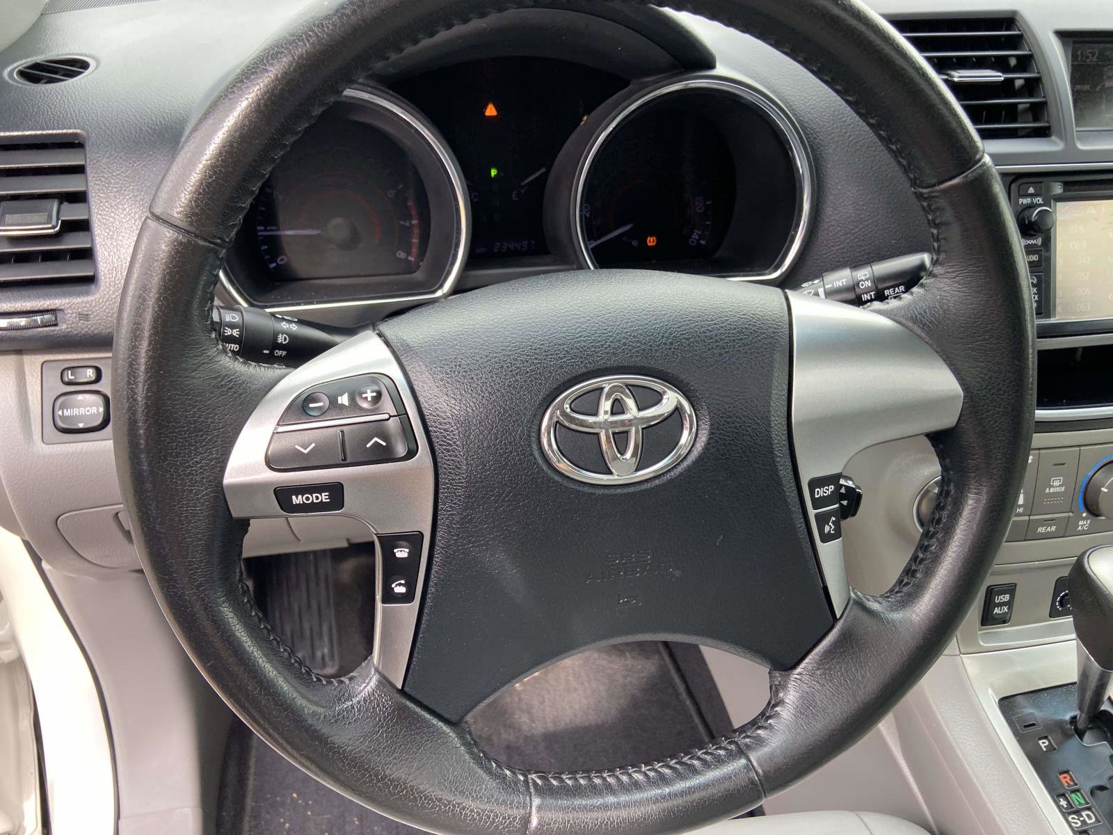 Used 2013 Toyota Highlander SE image 15