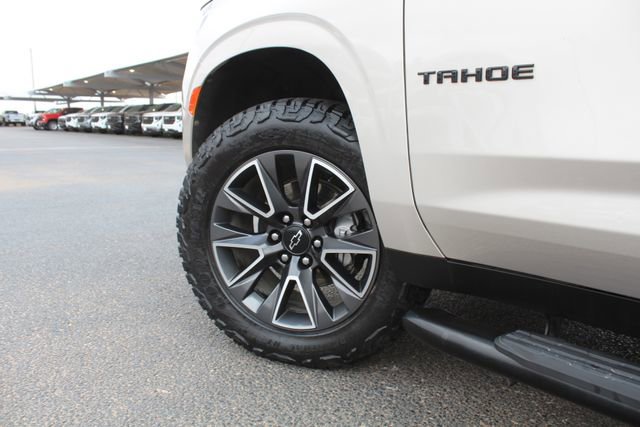 Used 2024 Chevrolet Tahoe Z71 w/ Luxury Package AWD/4WD image 12