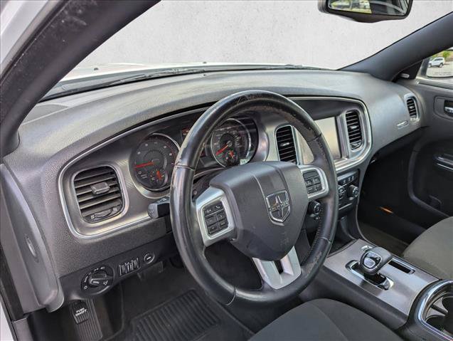 Used 2014 Dodge Charger SXT RWD image 12