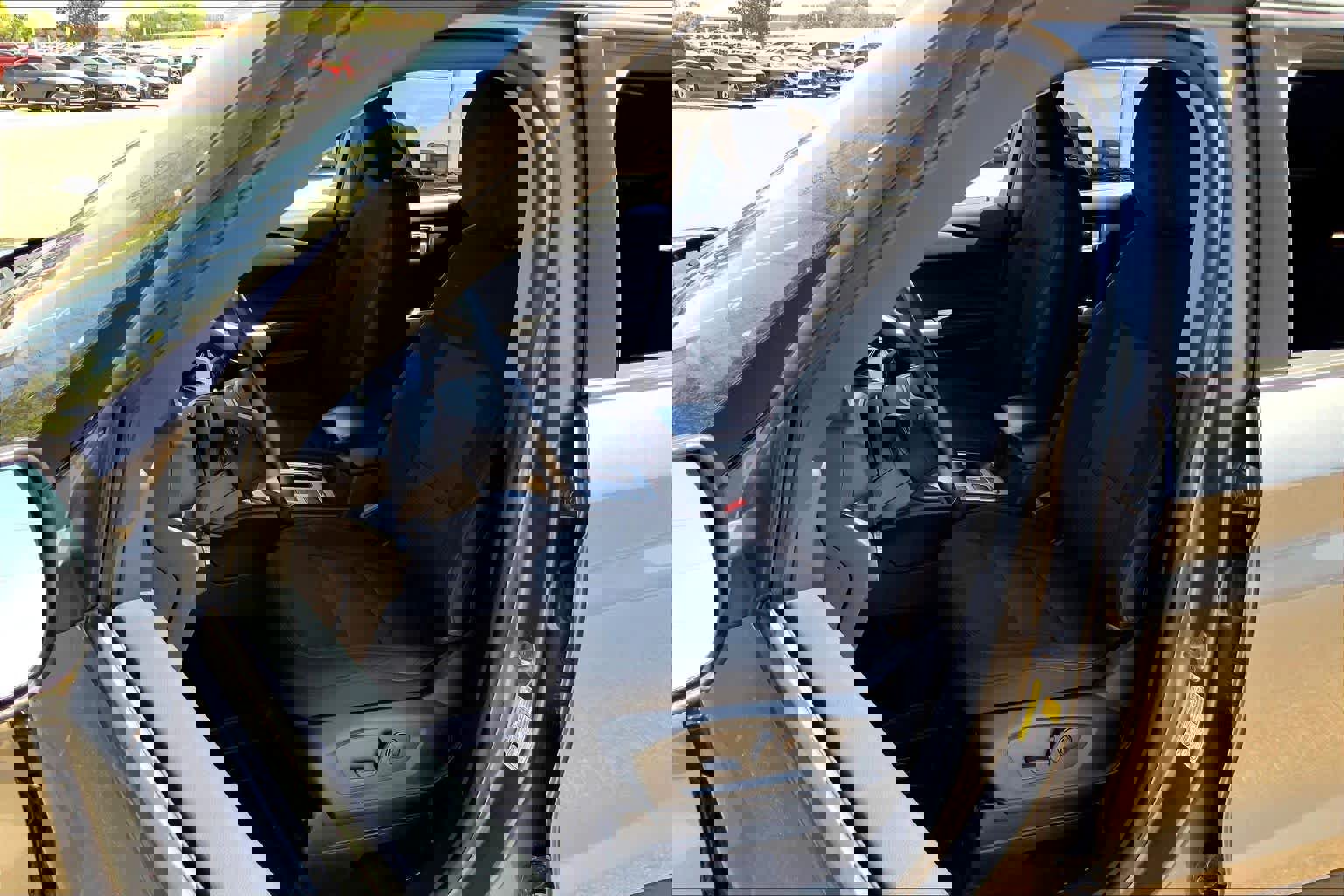 Used 2022 Ford Explorer XLT image 8