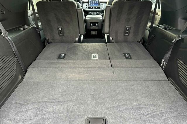 Used 2022 Chevrolet Tahoe Z71 w/ Luxury Package image 13