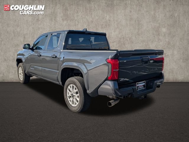Used 2024 Toyota Tacoma SR5 AWD/4WD image 5