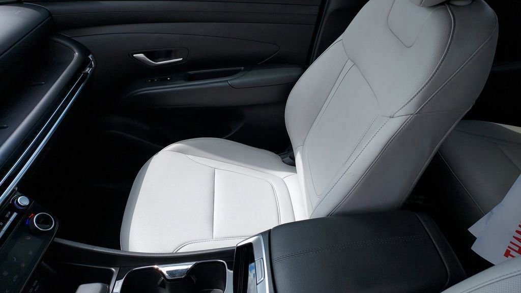 Certified 2025 Hyundai Santa Cruz SEL image 16