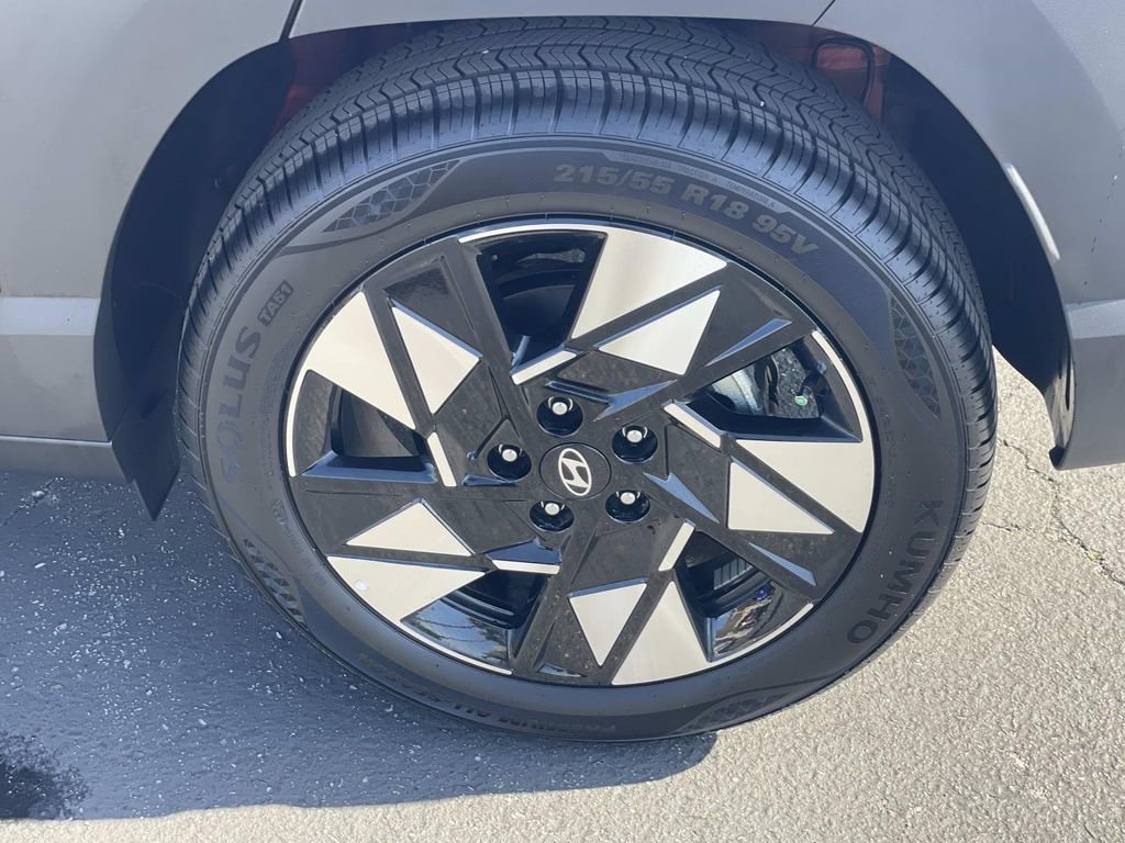 Certified 2025 Hyundai Kona SEL image 6