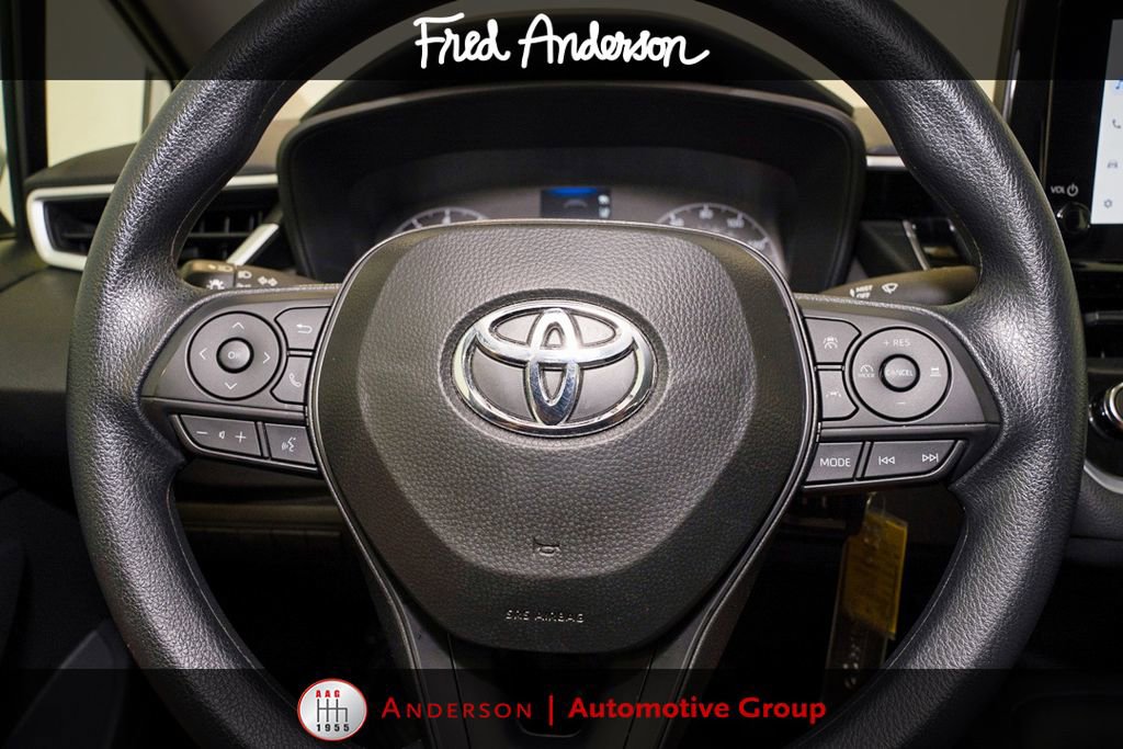 Used 2025 Toyota Corolla LE FWD image 17