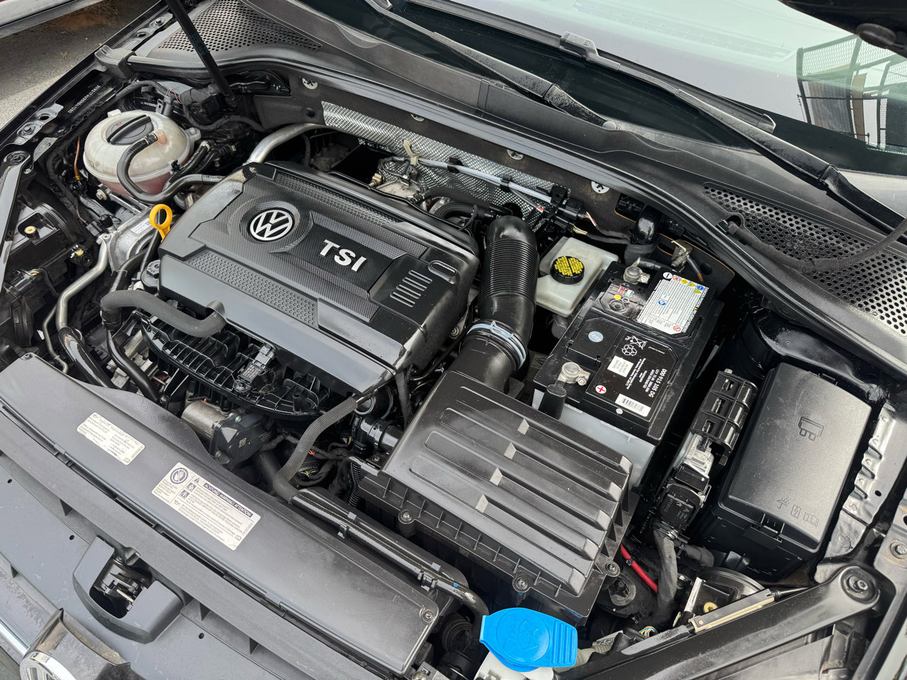 Used 2016 Volkswagen Golf S image 20