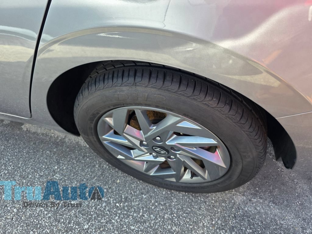 Used 2024 Hyundai Elantra SEL FWD image 43