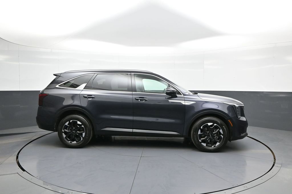 Used 2025 Kia Sorento S FWD image 5