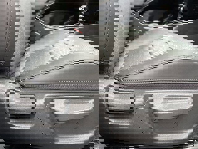 Used 2024 Kia Niro SX Touring image 28