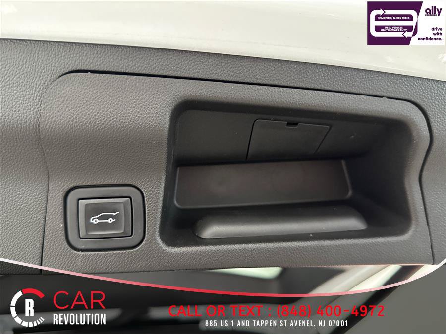 Used 2023 GMC Acadia SLE w/ Driver Convenience Package FWD image 44