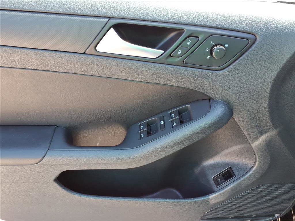 Used 2014 Volkswagen Jetta SE FWD image 21