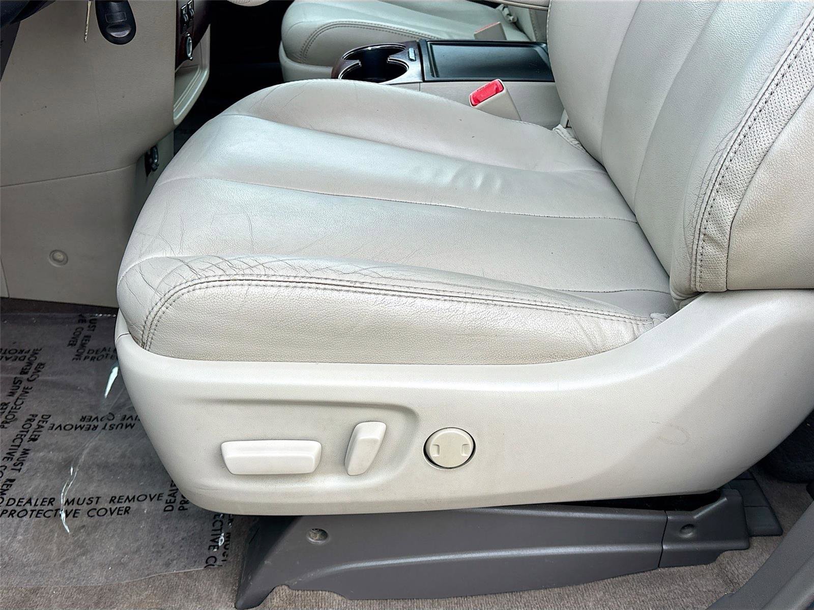 Used 2014 Toyota Sienna XLE image 18