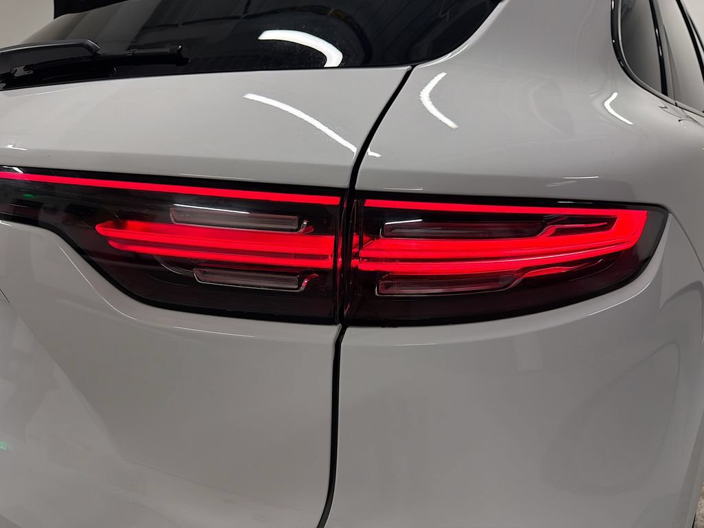 Certified 2020 Porsche Cayenne AWD/4WD image 34