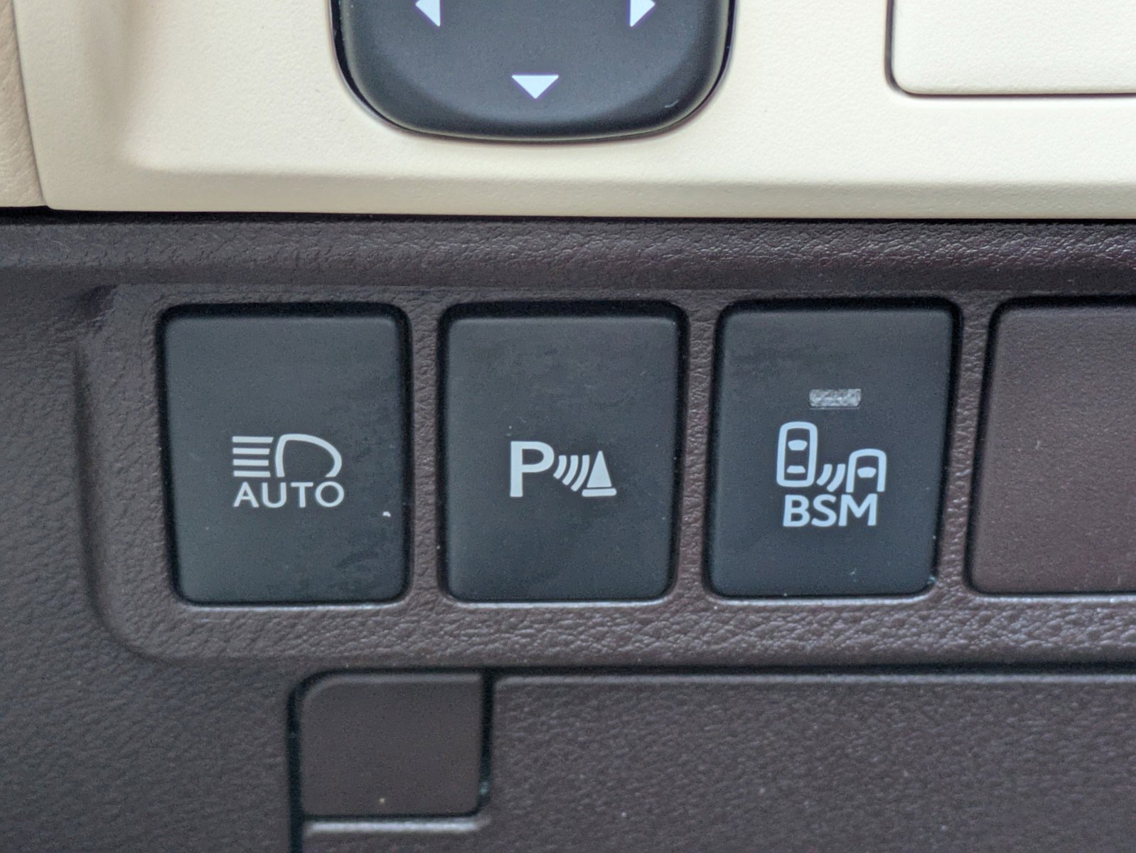 Used 2016 Lexus ES 350 w/ Luxury Package w/Wood Trim image 20