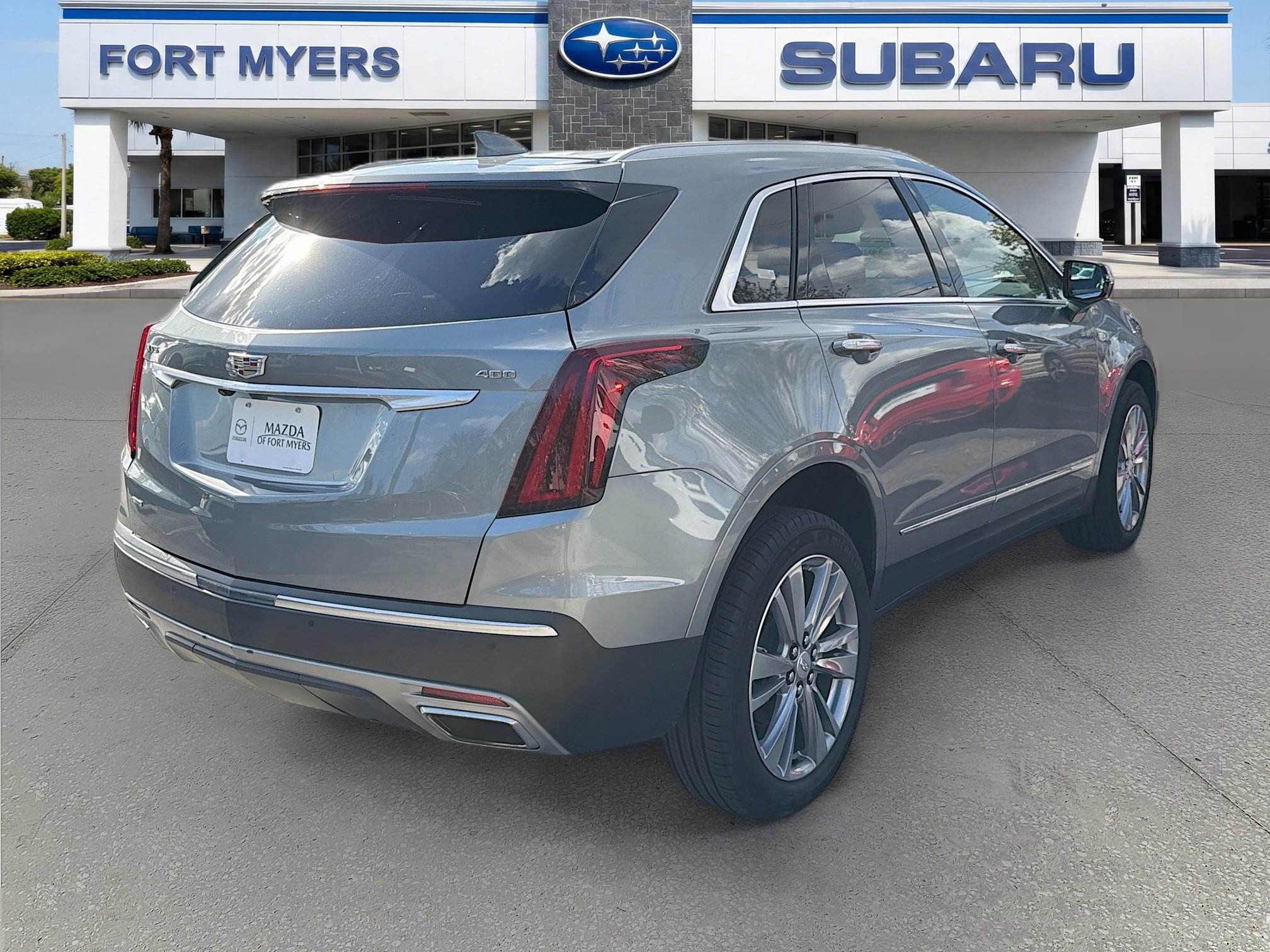 Used 2024 Cadillac XT5 Premium Luxury image 3