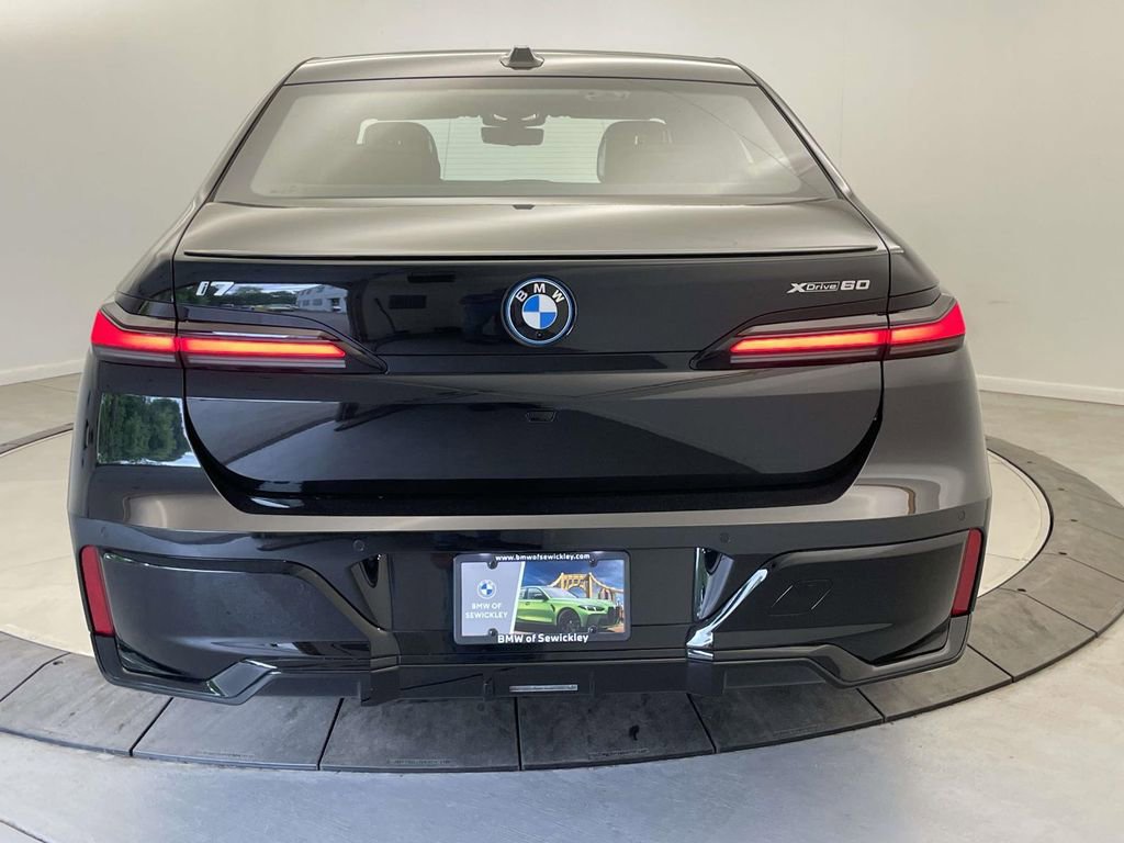 New 2026 BMW i7 xDrive60 AWD/4WD image 4