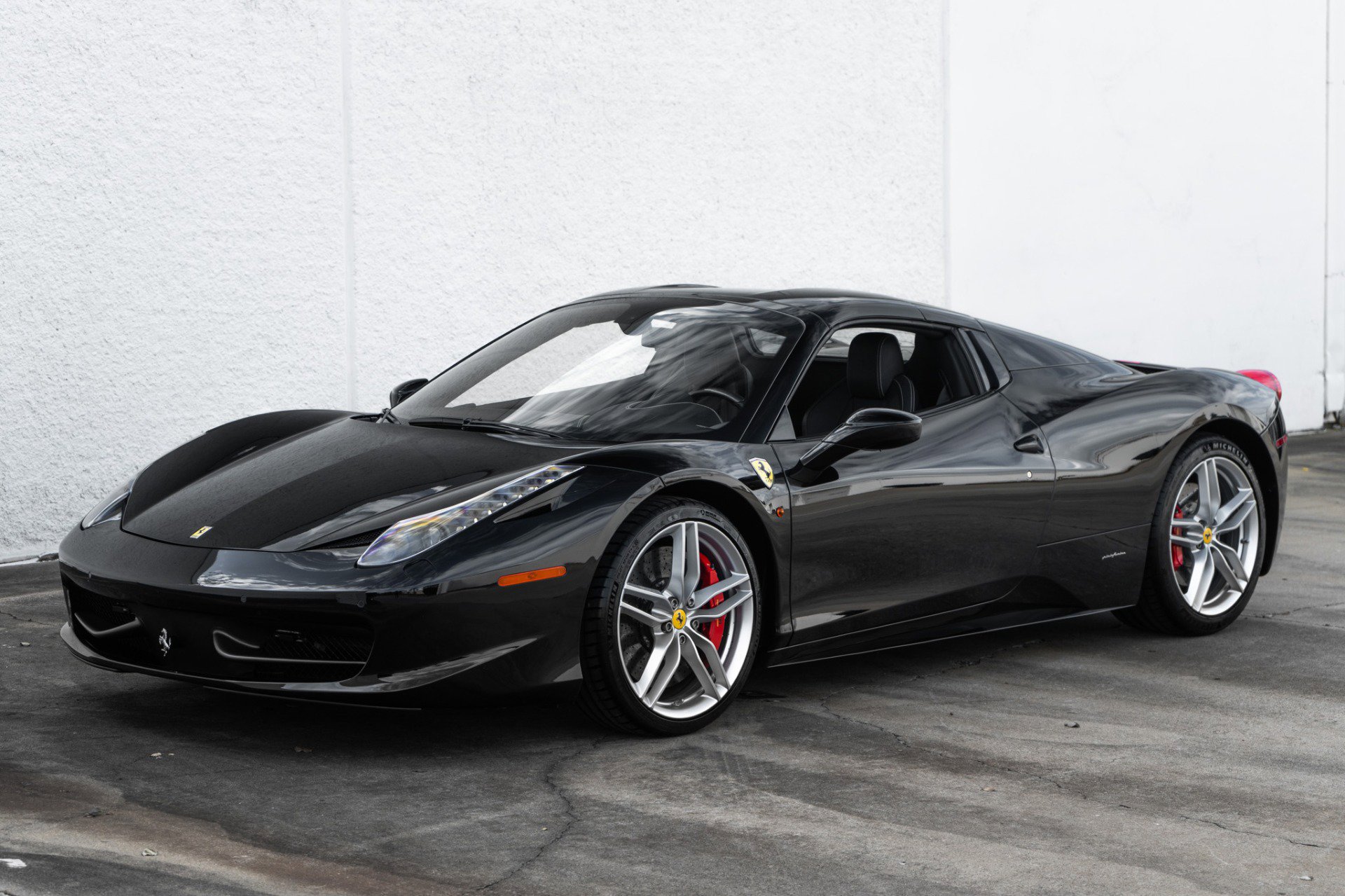 Used 2013 Ferrari 458 Spider image 9