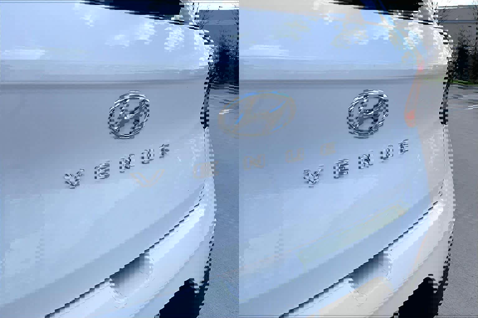 Used 2023 Hyundai Venue SEL image 29