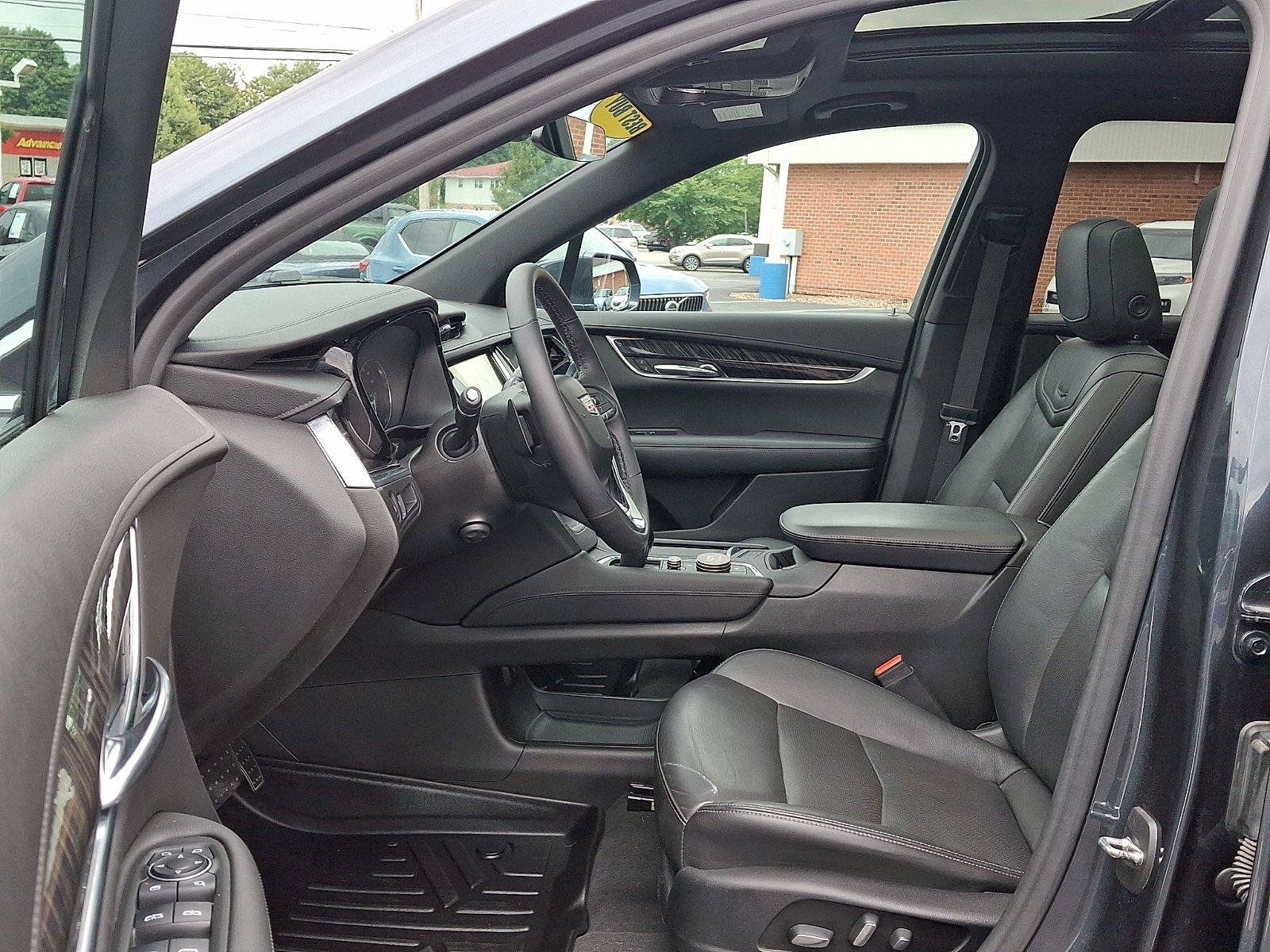 Used 2020 Cadillac XT6 Premium Luxury AWD/4WD image 12