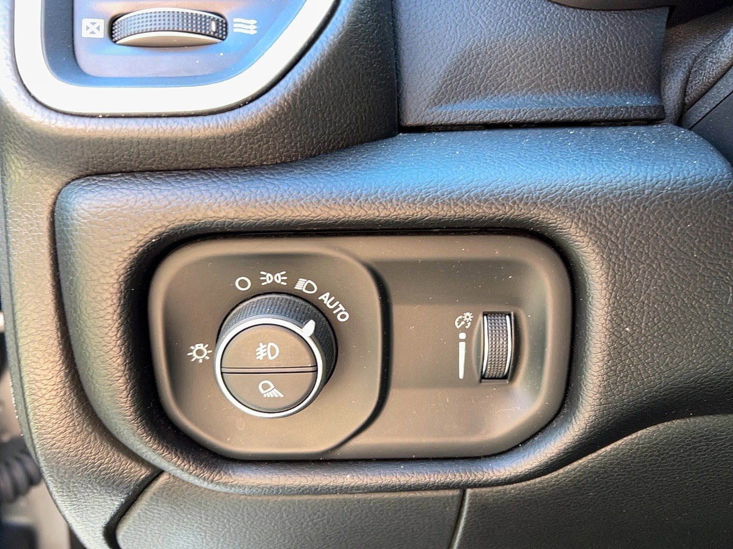Used 2024 RAM 3500 Big Horn AWD/4WD image 15
