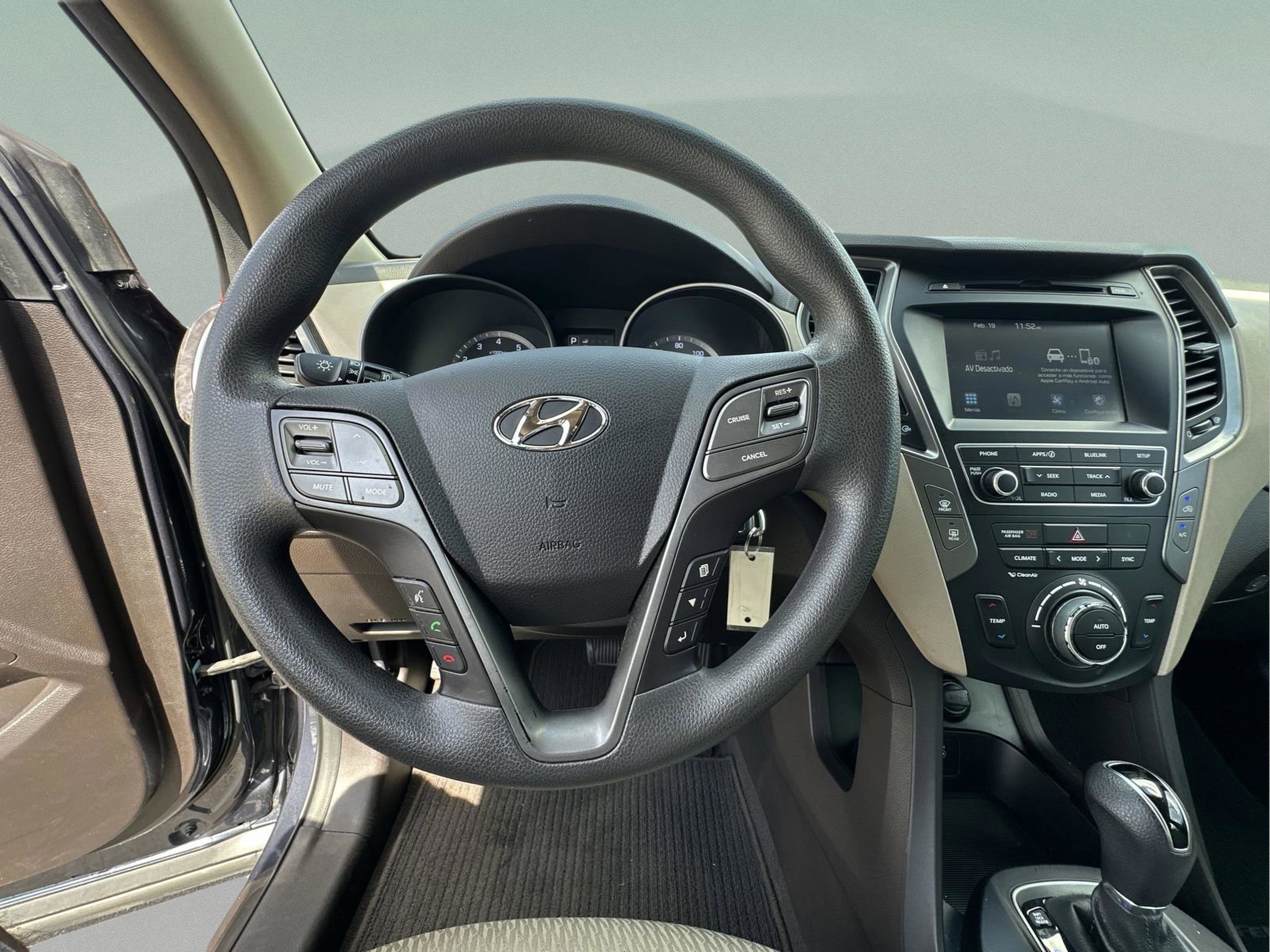 Used 2017 Hyundai Santa Fe Sport image 28