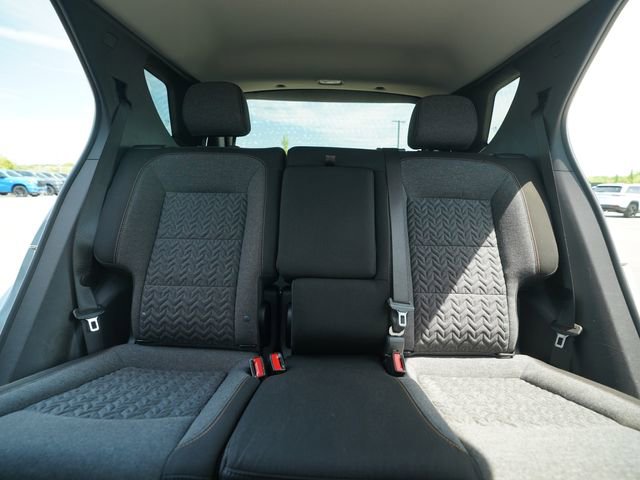 Used 2024 Chevrolet Equinox LT FWD image 33
