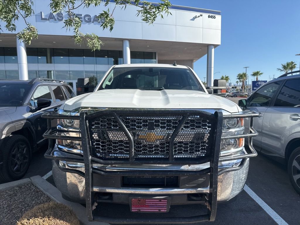 Used 2019 Chevrolet Silverado 2500 W/T AWD/4WD image 2
