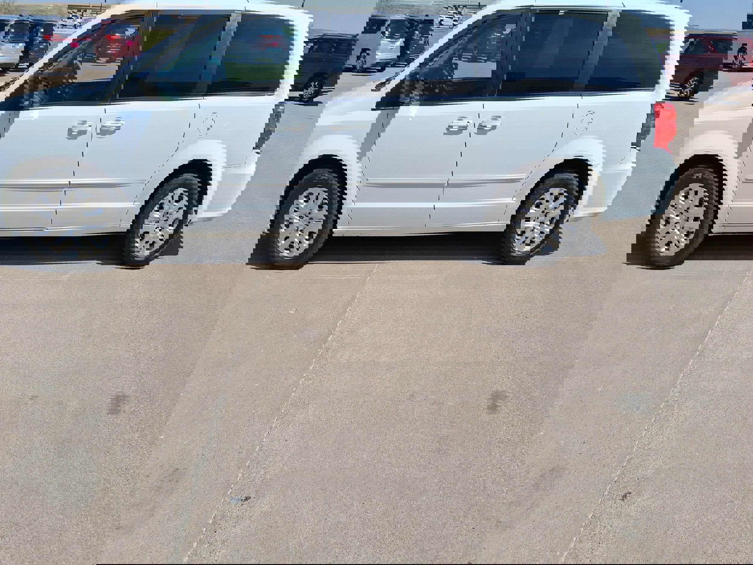 Used 2017 Dodge Grand Caravan SE w/ Power Window Group image 4