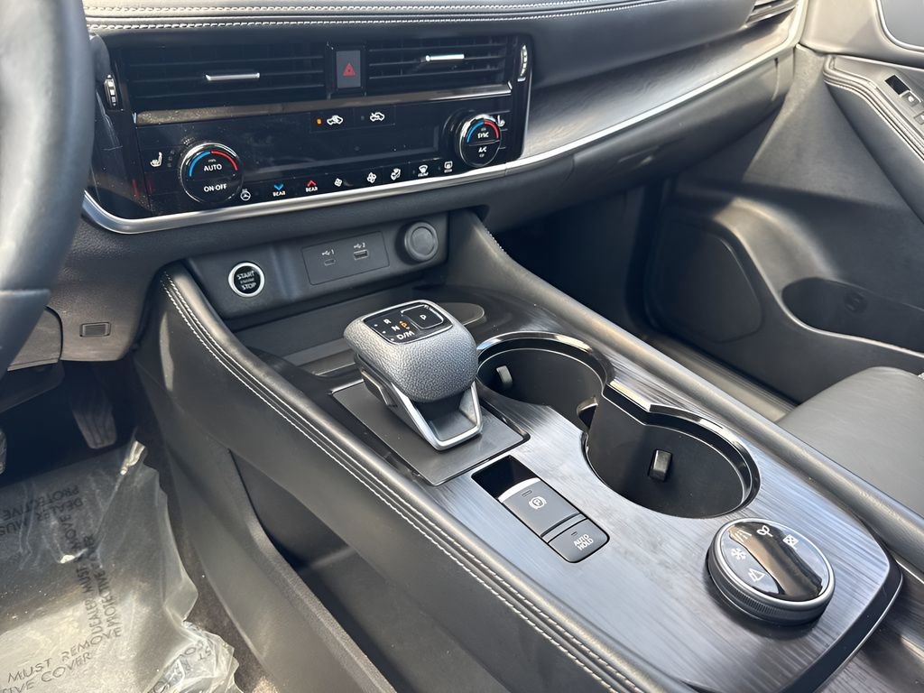Used 2021 Nissan Rogue SL AWD/4WD image 17