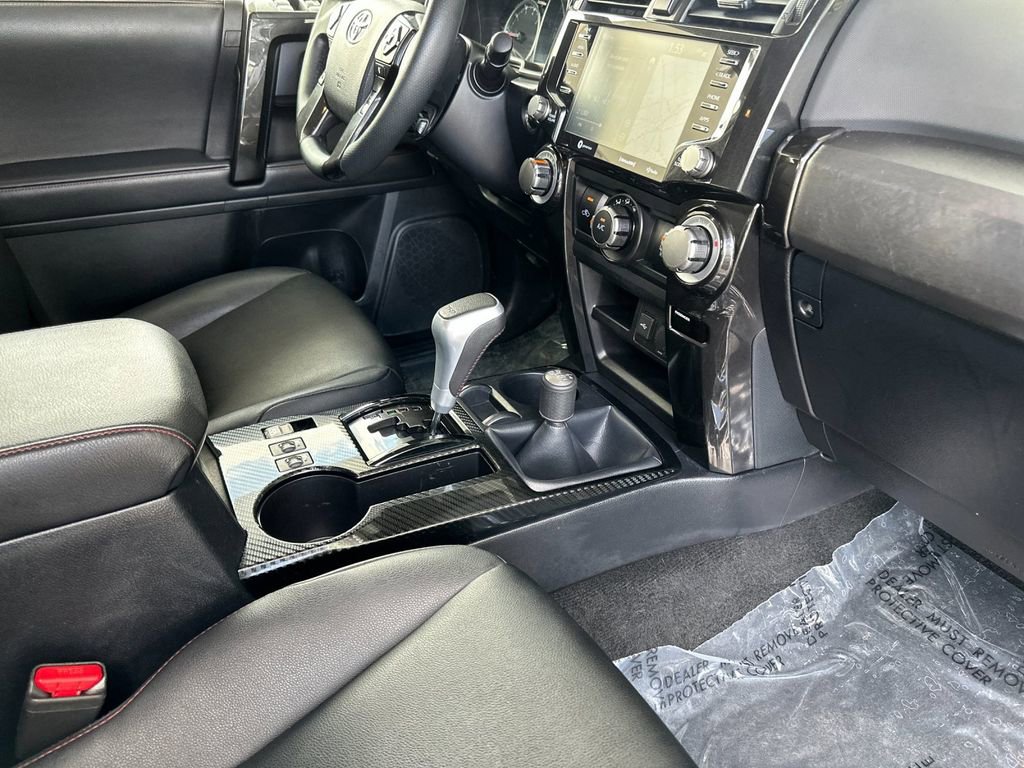 Used 2022 Toyota 4Runner TRD Off-Road Premium AWD/4WD image 15