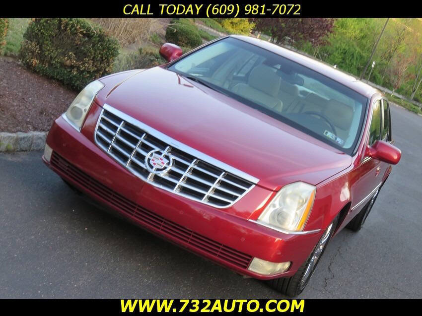 Used 2009 Cadillac DTS w/ Sun And Sound Package FWD image 23
