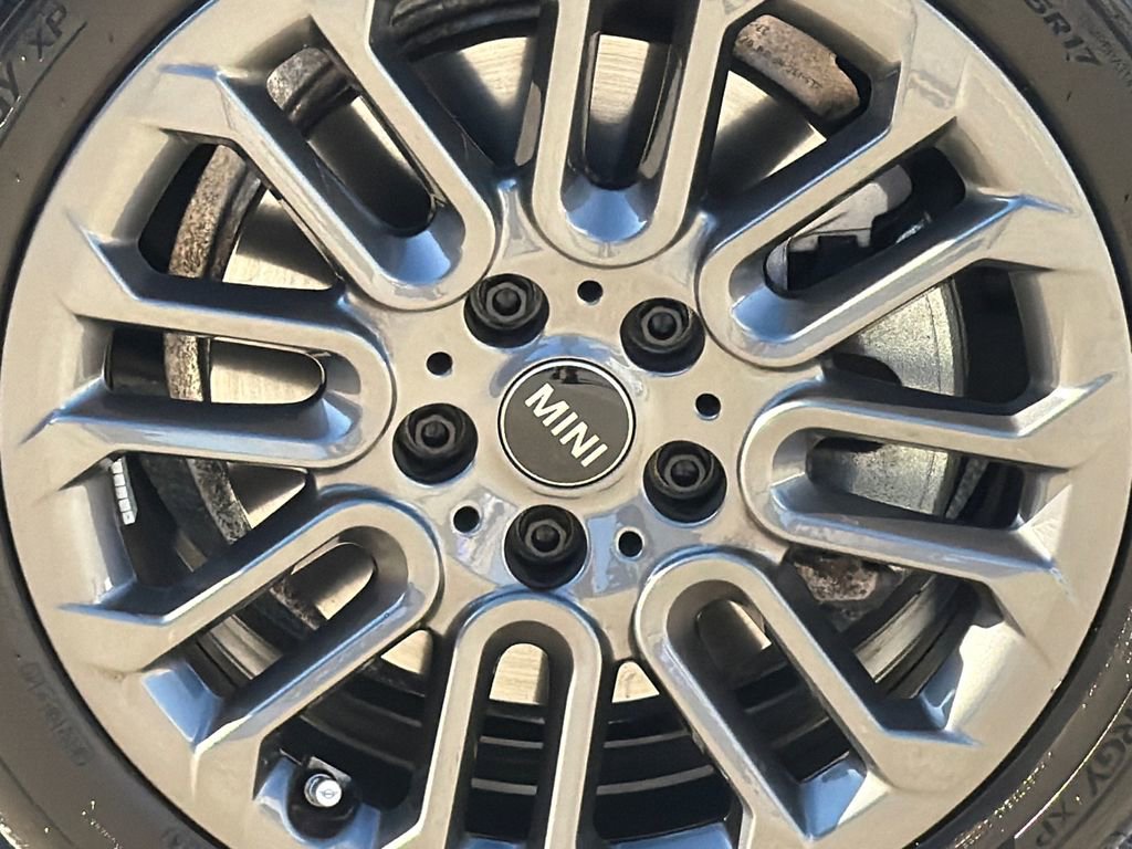 Used 2025 MINI Cooper 2-Door Hardtop image 6