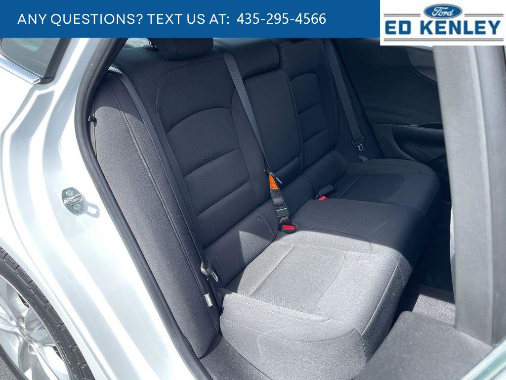 Used 2017 Chevrolet Malibu LT FWD image 25