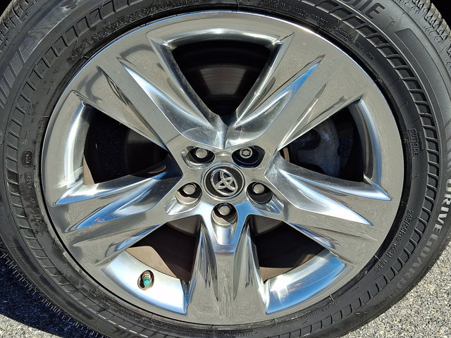 Used 2018 Toyota Highlander Limited AWD/4WD image 8