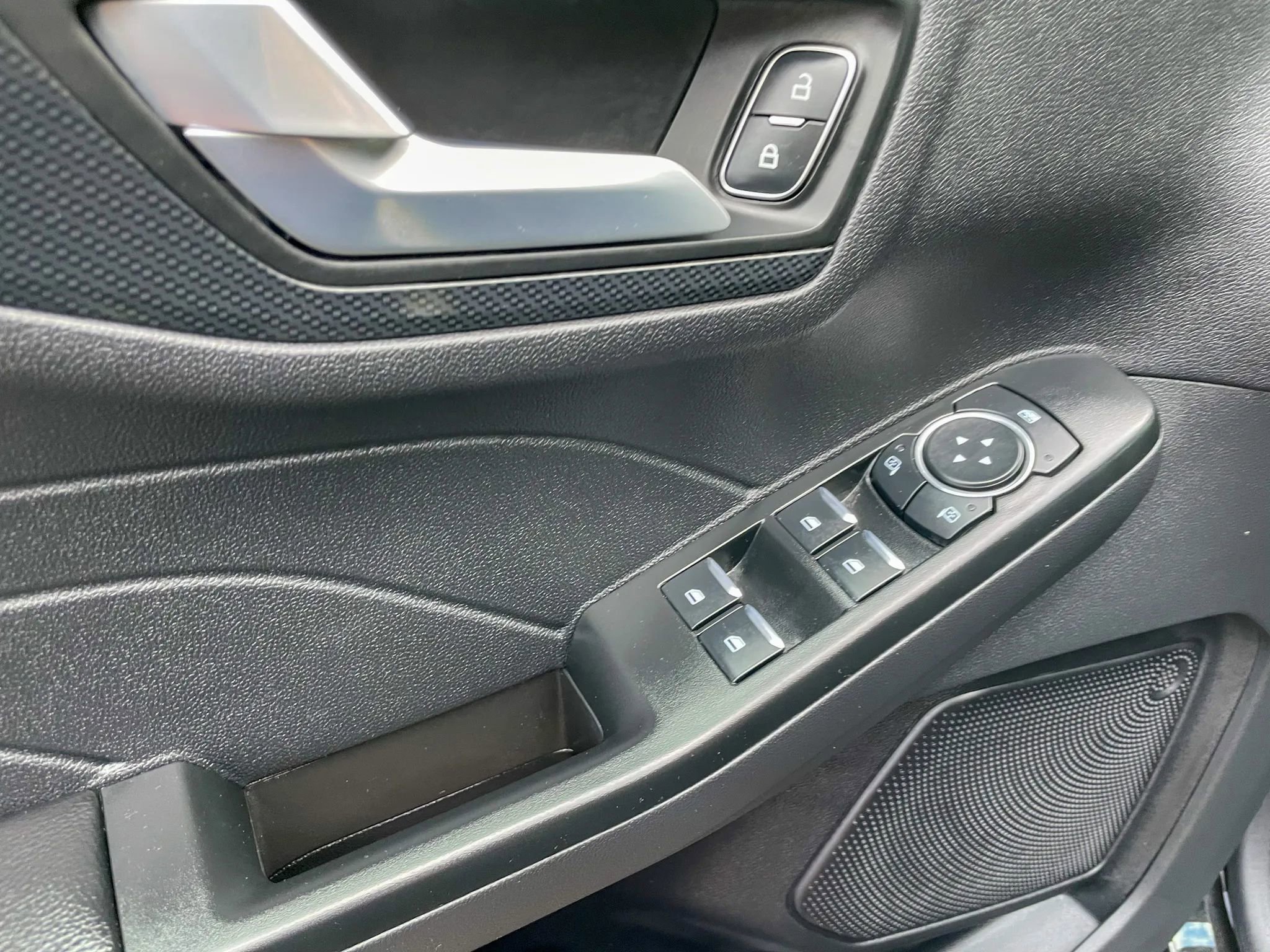 Used 2025 Ford Escape ST-Line AWD/4WD image 10