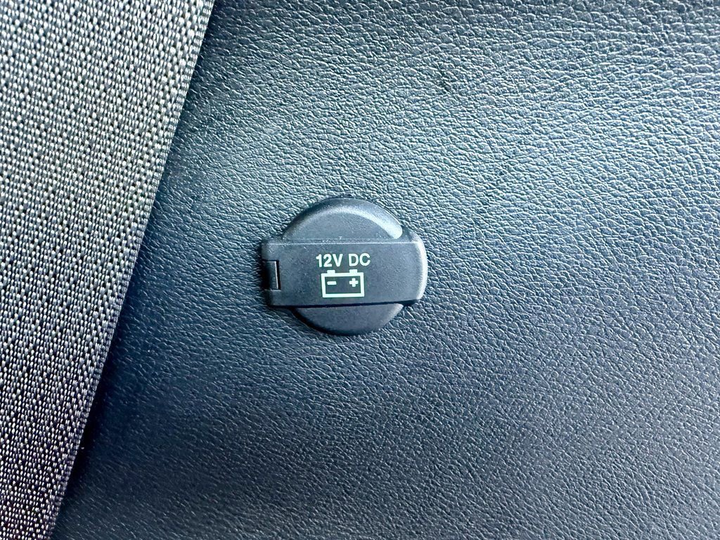 Used 2025 Chrysler Pacifica Limited image 15