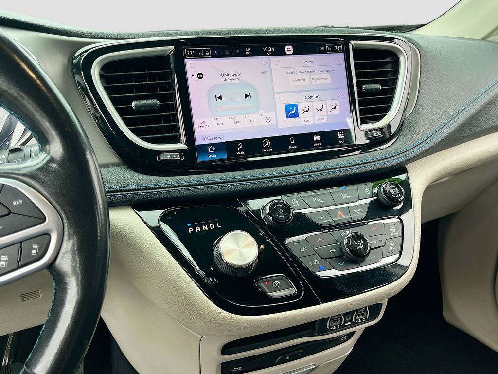 Certified 2021 Chrysler Pacifica Touring-L w/ Uconnect Theater Family Group image 14