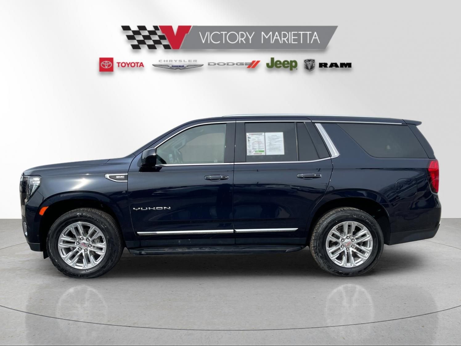 Used 2024 GMC Yukon SLT image 2