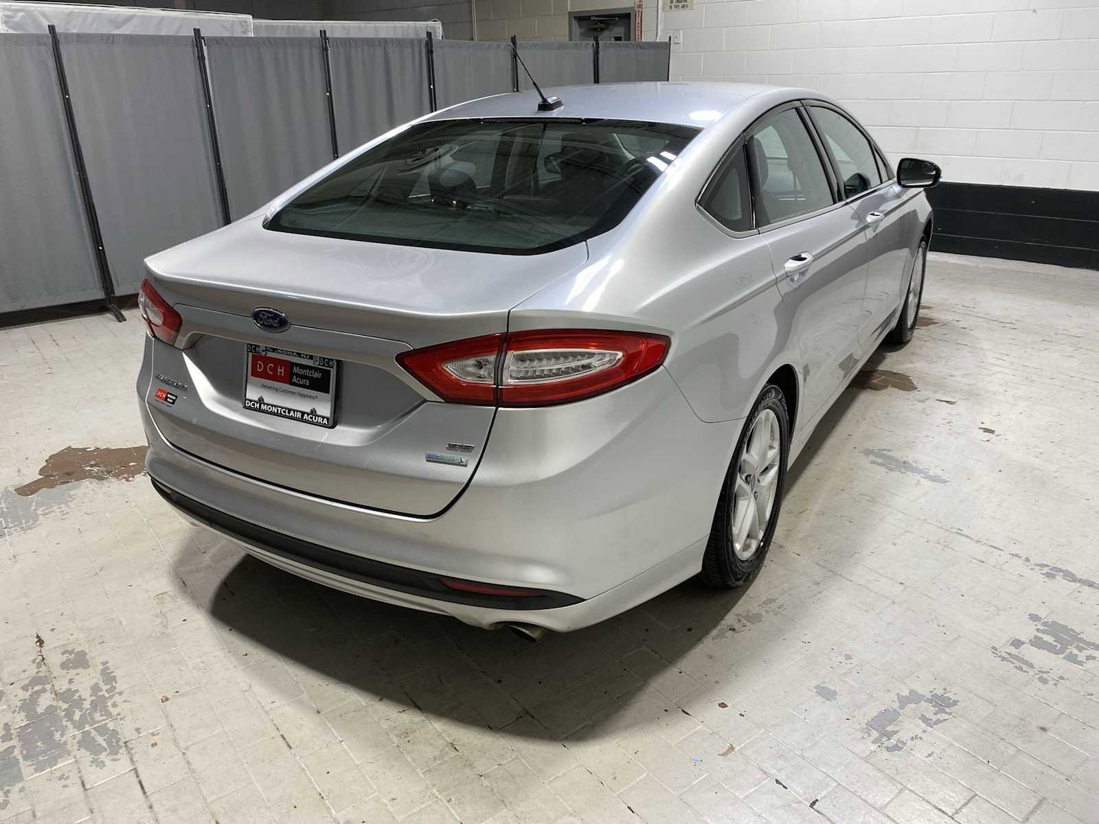 Used 2014 Ford Fusion SE FWD image 26