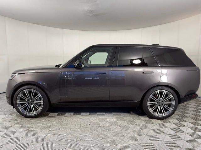 New 2025 Land Rover Range Rover SE image 3