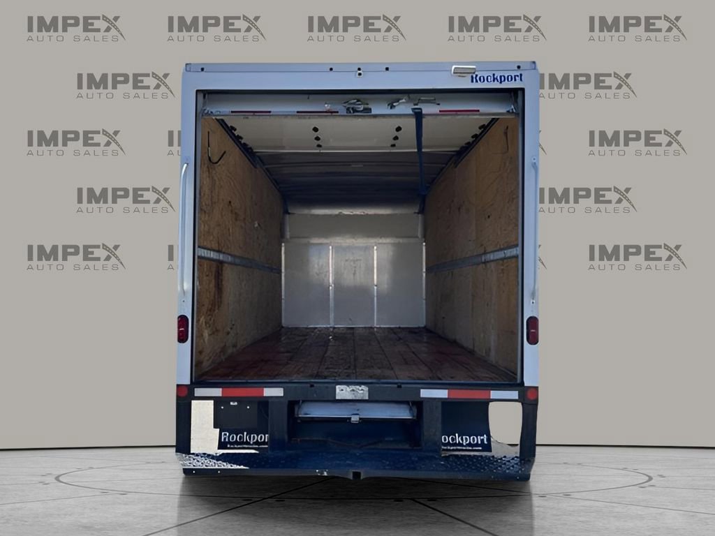 Used 2024 Ford E-450 and Econoline 450 Super Duty w/ Power Windows & Locks Group image 37