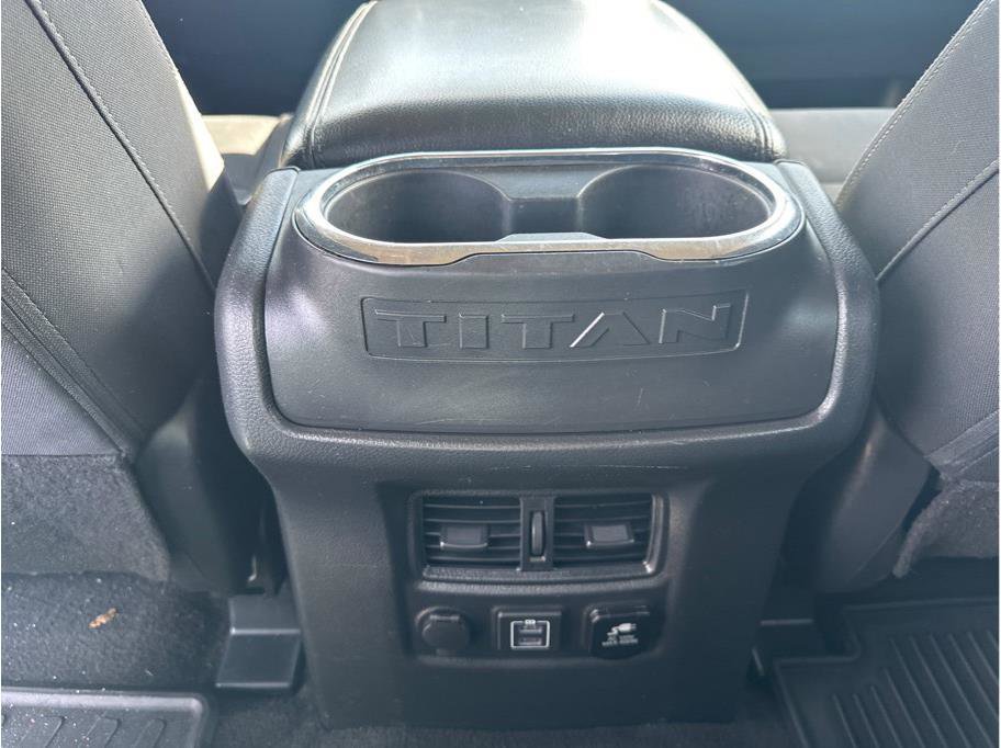 Used 2019 Nissan Titan SV w/ SV Convenience Package image 18