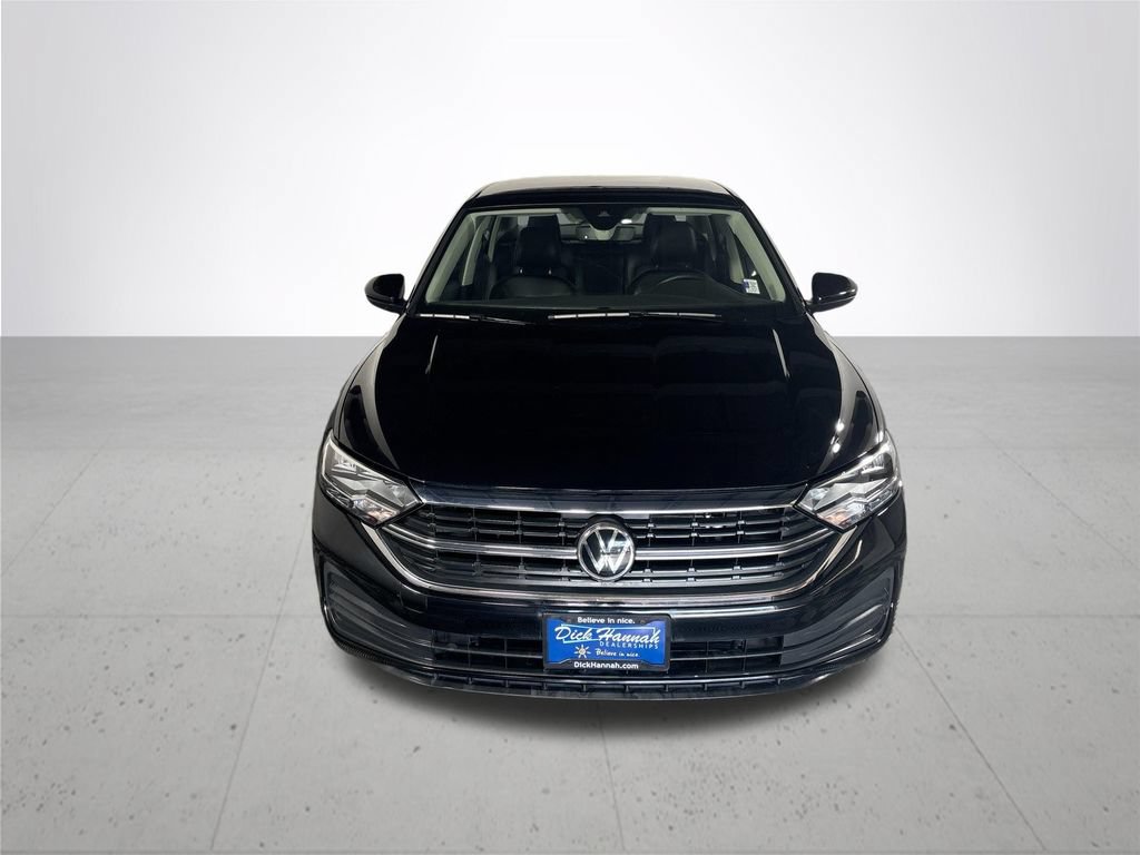 Certified 2022 Volkswagen Jetta SE FWD image 4