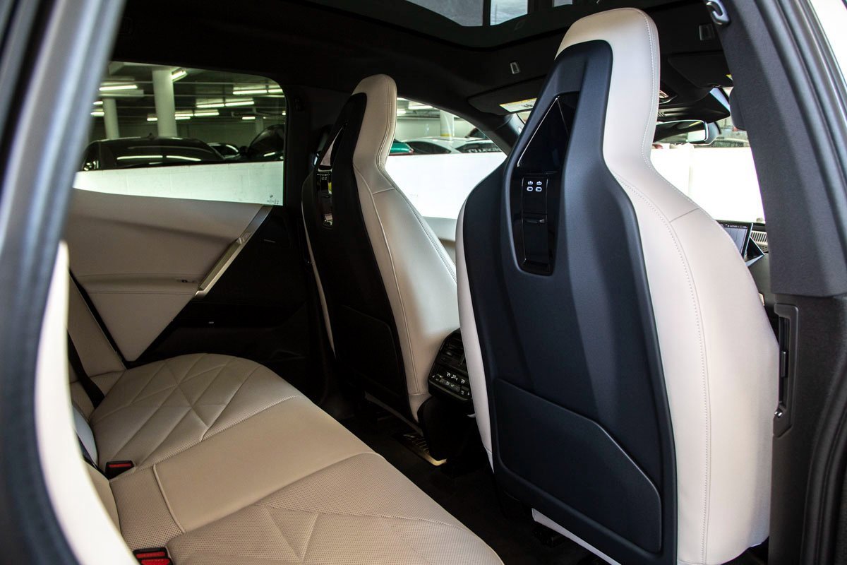 Certified 2023 BMW iX xDrive50 w/ Premium Package image 24