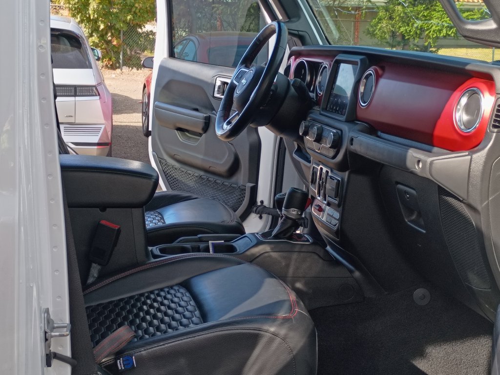 Used 2021 Jeep Gladiator Rubicon AWD/4WD image 19