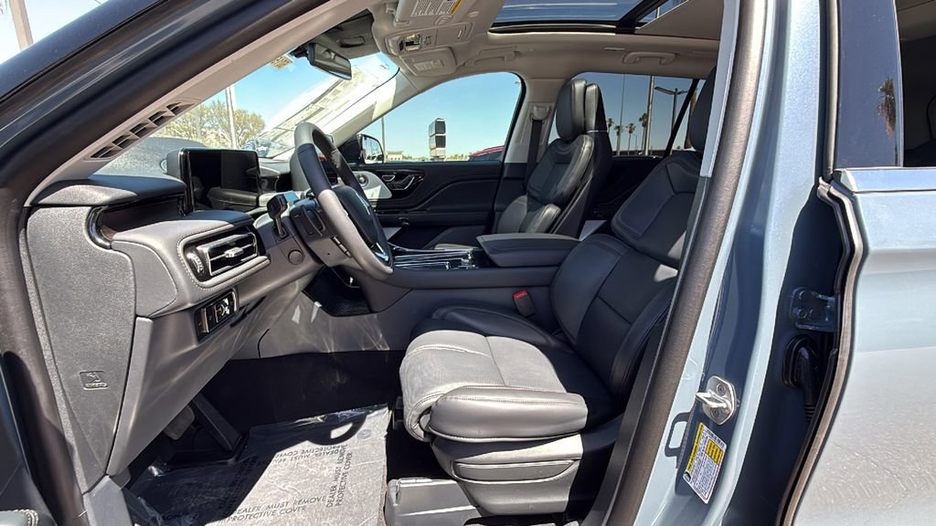 New 2026 Lincoln Aviator Reserve w/ Luxury Package AWD/4WD image 17