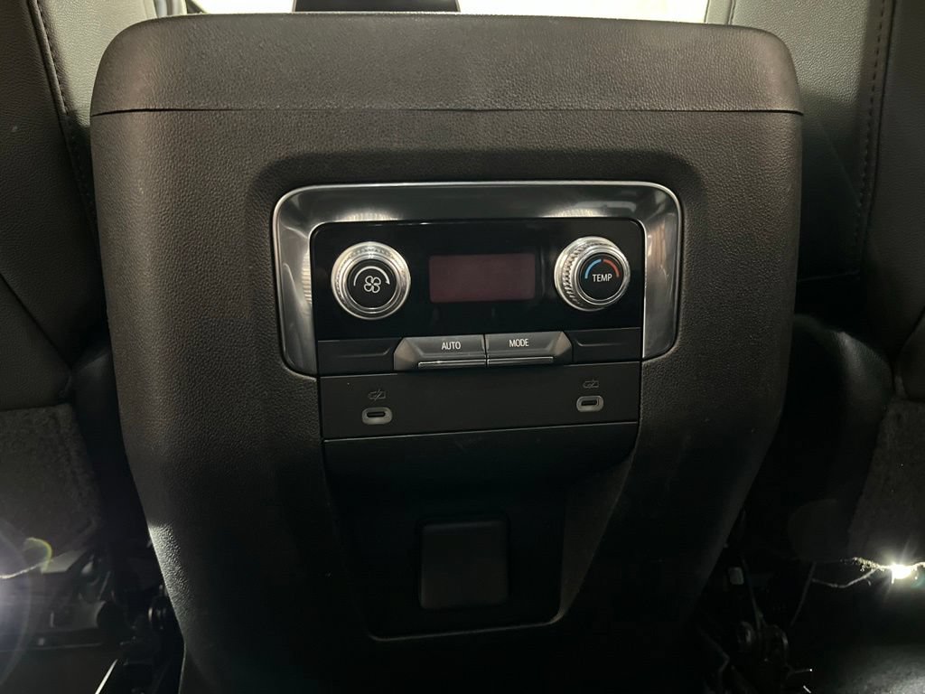 Certified 2024 GMC Yukon XL SLT AWD/4WD image 21